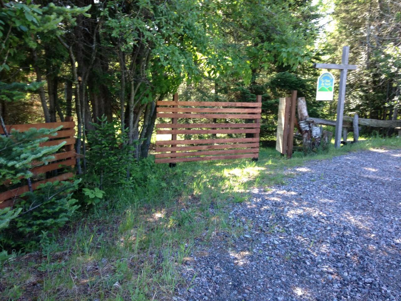 Chalets Et Studios Le Vent Du Nord Lac Superieur Exterior photo